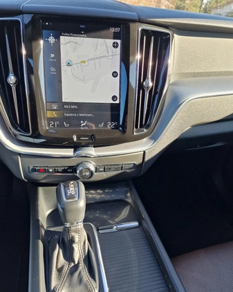 Volvo XC 60 cena 138900 przebieg: 125712, rok produkcji 2018 z Pionki małe 436